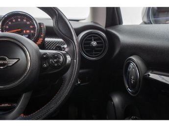 MINI Hatch Hatch Cooper SD Hatchback 1 Automatic Diesel