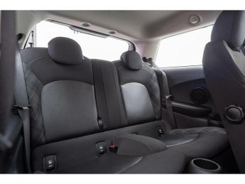 MINI Hatch Hatch Cooper SD Hatchback 1 Automatic Diesel