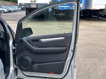 Mercedes-Benz A Class 2.0 A180 CDI Avantgarde SE CVT 5dr