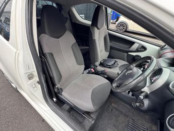 Toyota AYGO 1.0 VVT-i Fire Euro 5 3dr