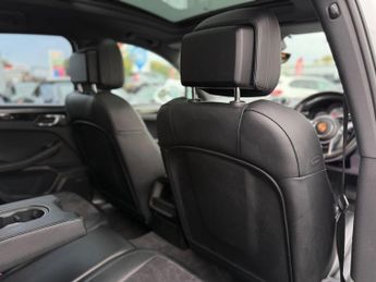 Porsche Macan 3.0 TD V6 S PDK 4WD Euro 6 (s/s) 5dr