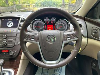 Vauxhall Insignia 2.0 CDTi Elite Nav Sports Tourer Auto Euro 5 5dr