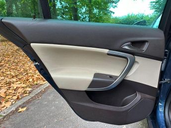 Vauxhall Insignia 2.0 CDTi Elite Nav Sports Tourer Auto Euro 5 5dr