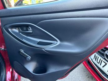 Toyota Yaris 1.5 VVT-h Icon E-CVT Euro 6 (s/s) 5dr