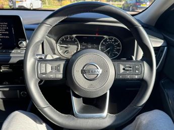 Nissan Qashqai 1.3 DIG-T MHEV Acenta Premium XTRON Euro 6 (s/s) 5dr