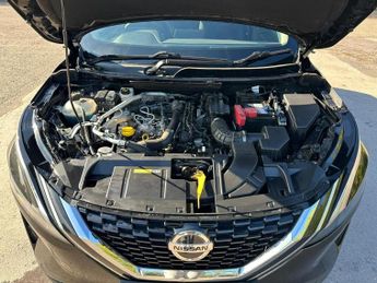 Nissan Qashqai 1.3 DIG-T MHEV Acenta Premium XTRON Euro 6 (s/s) 5dr