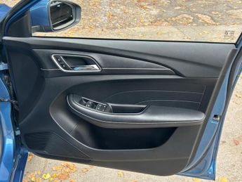 MG MG5 52.5kWh Exclusive Auto 5dr