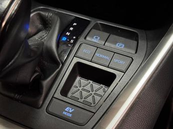 Toyota RAV4 2.5 VVT-h Design CVT Euro 6 (s/s) 5dr