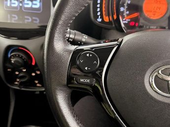 Toyota AYGO 1.0 VVT-i x-play Euro 6 5dr