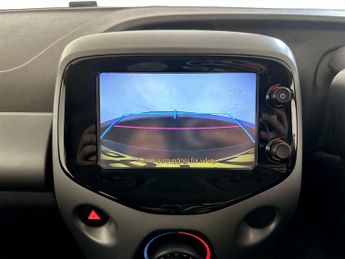 Toyota AYGO 1.0 VVT-i x-play Euro 6 5dr