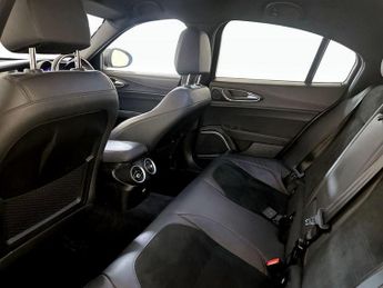Alfa Romeo Giulia 2.9 V6 Bi-Turbo Quadrifoglio Auto Euro 6 (s/s) 4dr