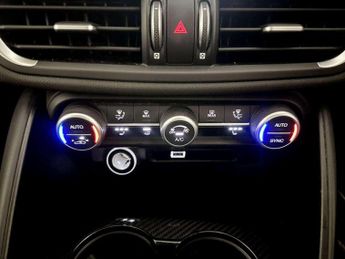 Alfa Romeo Giulia 2.9 V6 Bi-Turbo Quadrifoglio Auto Euro 6 (s/s) 4dr