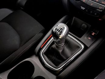 Nissan Qashqai 1.3 DIG-T N-Connecta Euro 6 (s/s) 5dr