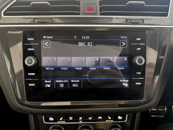 Volkswagen Tiguan 2.0 TDI R-Line Tech DSG 4Motion Euro 6 (s/s) 5dr