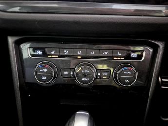 Volkswagen Tiguan 2.0 TDI R-Line Tech DSG 4Motion Euro 6 (s/s) 5dr
