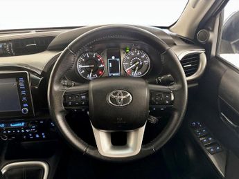 Toyota Hilux 2.8 D-4D Invincible 4WD Euro 6 (s/s) 4dr