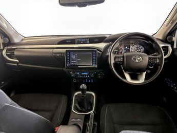 Toyota Hilux 2.8 D-4D Invincible 4WD Euro 6 (s/s) 4dr