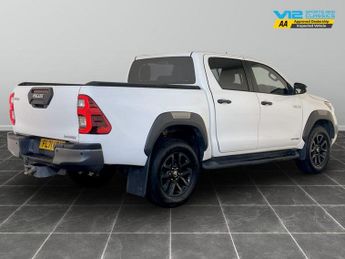 Toyota Hilux 2.8 D-4D Invincible X Auto 4WD Euro 6 (s/s) 4dr