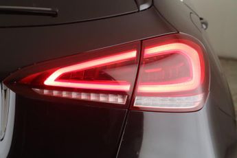 Mercedes-Benz A Class 1.3 A250e 15.6kWh AMG Line 8G-DCT Euro 6 (s/s) 5dr