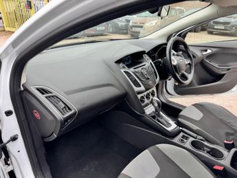 Ford Focus 1.6 Zetec Powershift Euro 5 5dr