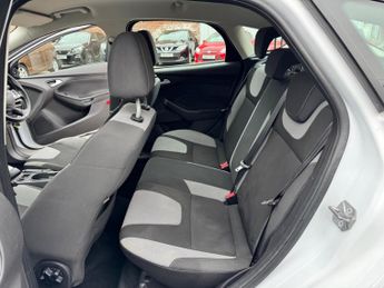 Ford Focus 1.6 Zetec Powershift Euro 5 5dr