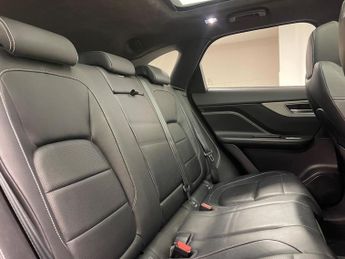 Jaguar F-PACE 2.0 D180 Chequered Flag Auto AWD Euro 6 (s/s) 5dr