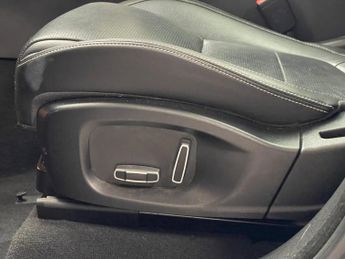 Jaguar F-PACE 2.0 D180 Chequered Flag Auto AWD Euro 6 (s/s) 5dr