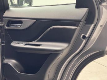 Jaguar F-PACE 2.0 D180 Chequered Flag Auto AWD Euro 6 (s/s) 5dr