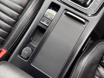 Volkswagen Passat 2.0 TDI EVO SEL DSG Euro 6 (s/s) 5dr