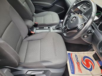 Volkswagen e-Golf 35.8kWh e-Golf Auto 5dr