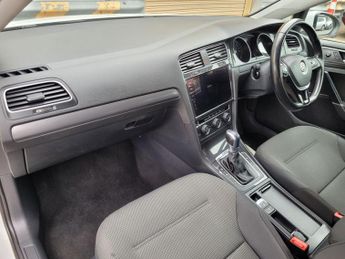 Volkswagen e-Golf 35.8kWh e-Golf Auto 5dr