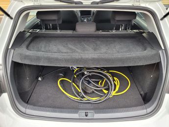 Volkswagen e-Golf 35.8kWh e-Golf Auto 5dr