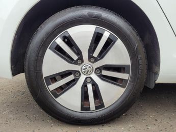 Volkswagen e-Golf 35.8kWh e-Golf Auto 5dr