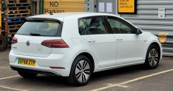 Volkswagen e-Golf 35.8kWh e-Golf Auto 5dr