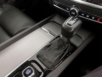 Volvo V60 2.0 T4 Inscription Plus Auto Euro 6 (s/s) 5dr