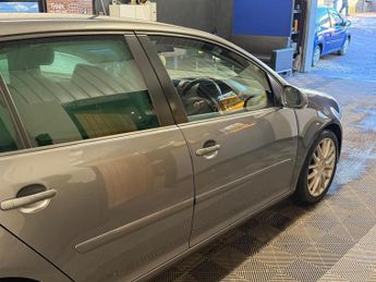 Volkswagen Golf 2.0 TDI GT Sport DSG 5dr