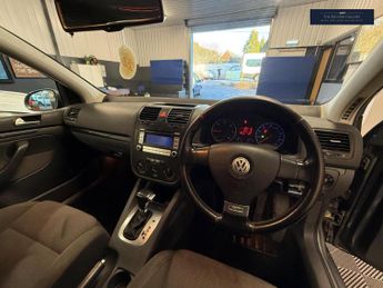 Volkswagen Golf 2.0 TDI GT Sport DSG 5dr