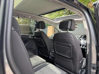 Volkswagen Touran 1.6 TDI SE Family DSG Euro 6 (s/s) 5dr