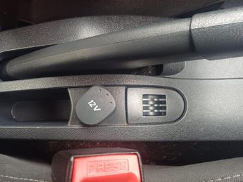 Renault Clio 1.2 I-Music Euro 5 3dr
