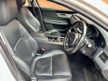 Jaguar XF 2.0d Prestige Auto Euro 6 (s/s) 4dr