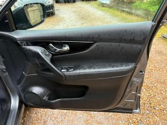 Nissan Qashqai 1.2 DIG-T Tekna XTRON 2WD Euro 6 (s/s) 5dr