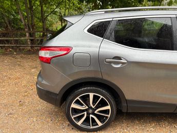 Nissan Qashqai 1.2 DIG-T Tekna XTRON 2WD Euro 6 (s/s) 5dr