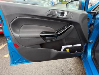 Ford Fiesta 1.6 Zetec Powershift Euro 5 5dr