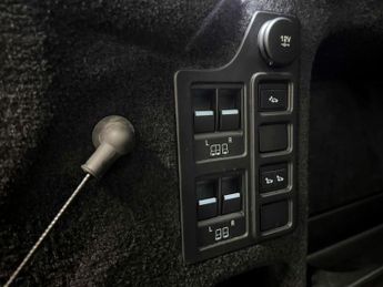 Land Rover Discovery 3.0 SD V6 HSE SUV 5dr Diesel Auto 4WD Euro 6 (s/s) (306 ps)