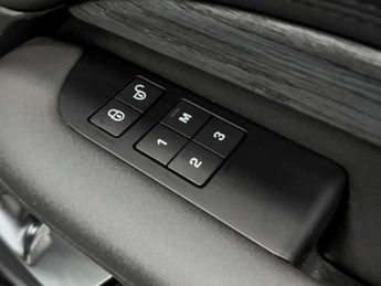 Land Rover Discovery 3.0 SD V6 HSE SUV 5dr Diesel Auto 4WD Euro 6 (s/s) (306 ps)