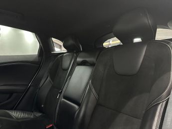 Volvo V40 2.0 D2 R-Design Nav Plus Auto Euro 6 (s/s) 5dr