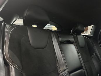 Volvo V40 2.0 D2 R-Design Nav Plus Auto Euro 6 (s/s) 5dr