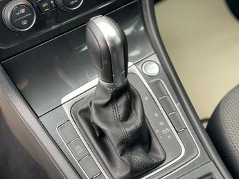 Volkswagen Golf 1.2 TSI SE Hatchback 5dr Petrol DSG