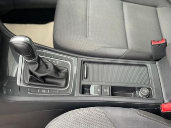 Volkswagen Golf 1.2 TSI SE Hatchback 5dr Petrol DSG