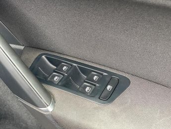 Volkswagen Golf 1.2 TSI SE Hatchback 5dr Petrol DSG